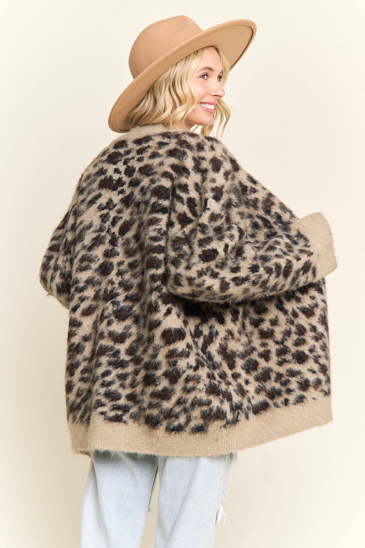 LEOPARD PRINT FUZZY KNIT CARDIGAN