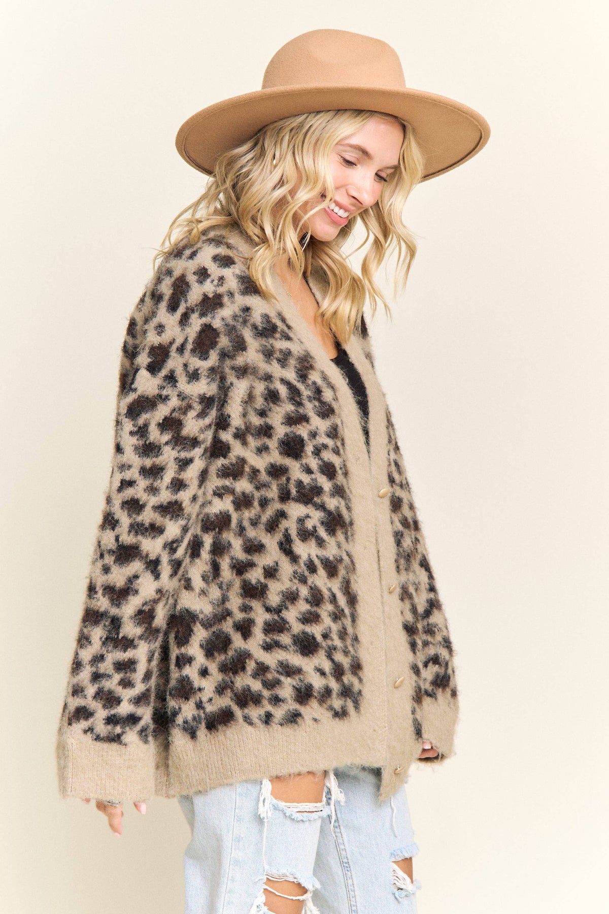 LEOPARD PRINT FUZZY KNIT CARDIGAN