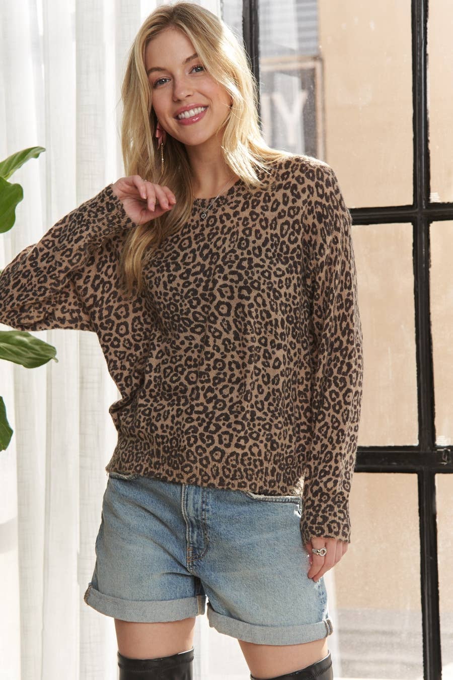 LONG SLEEVE LEOPARD PRINT TOP RELAXED: KHAKI