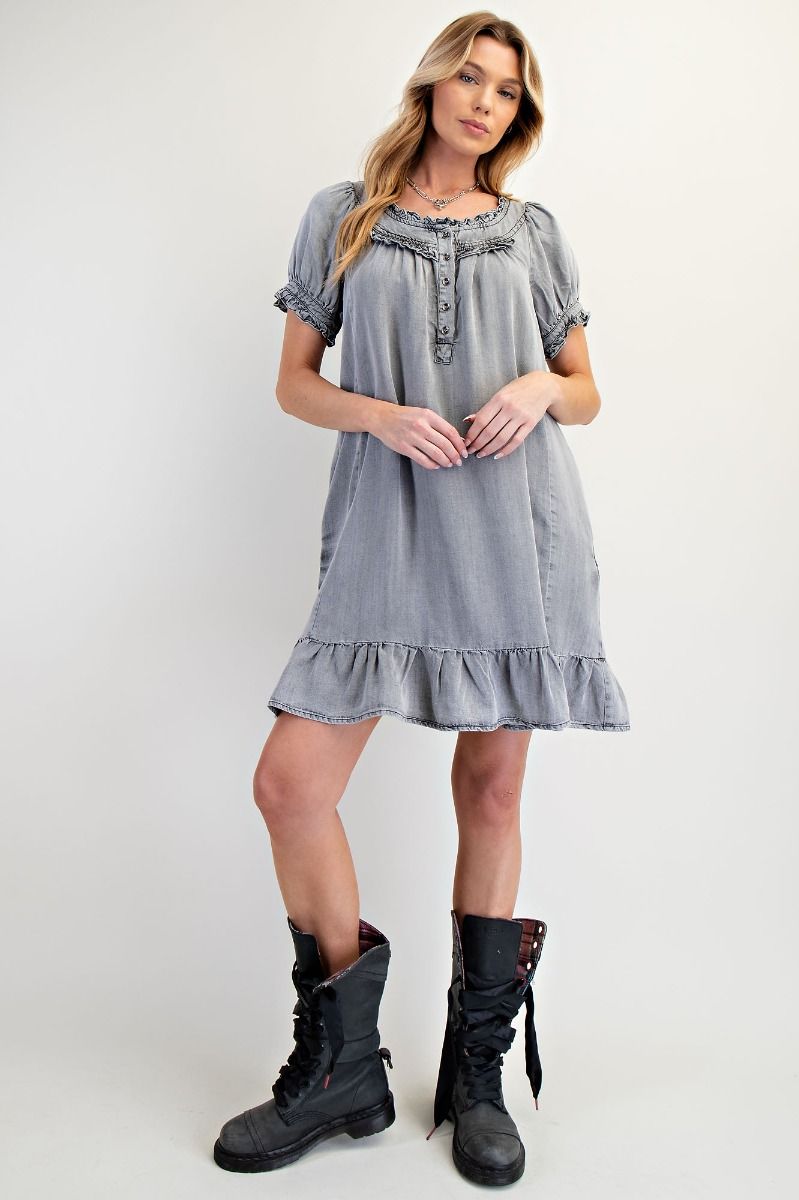WASHED CHAMBRAY RUFFLED DRESS BLACK DENIM
